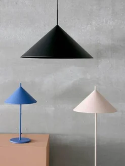 HKliving Cobalt Blue Metal Triangle Table Lamp