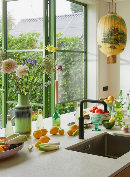 HKliving The Emeralds: Ceramic Vase Green 5 HKliving The Emeralds: Ceramic Vase Green