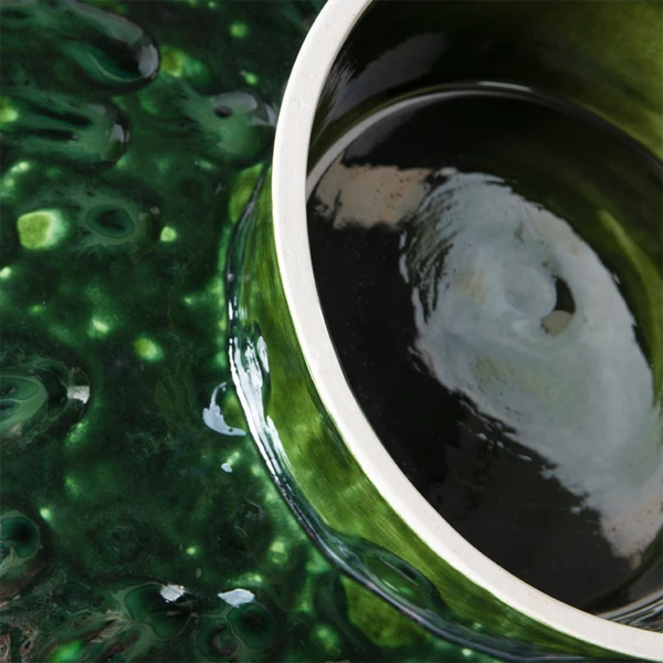 HKliving The Emeralds Ceramic Bowl On Base Large Dripping Green 4 HKliving The Emeralds Ceramic Bowl On Base Large Dripping Green