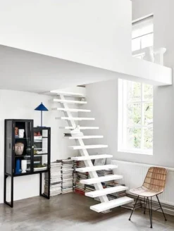 HKliving Cobalt Blue Metal Triangle Table Lamp