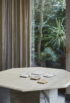 HKliving L Matt White Face Wall Ornament