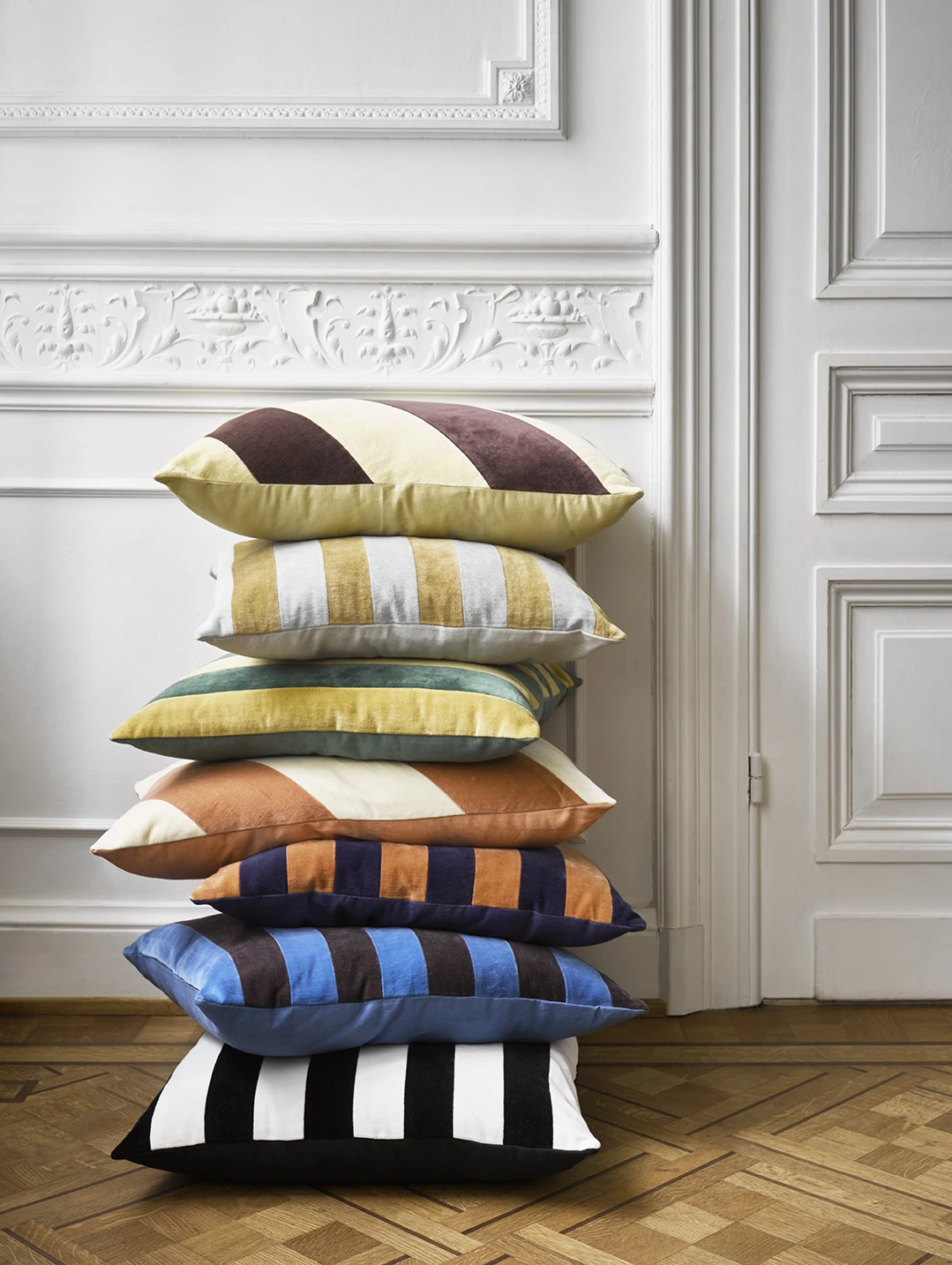HKliving Striped Cushion Velvet Peach/Cream 40x60cm 5 HKliving Striped Cushion Velvet Peach/Cream 40x60cm